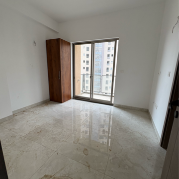 Room in 2 BHK Apartment at Shalimar One World Belvedere Court 3, Malesemau – for Rent