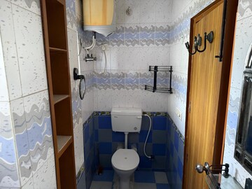 Bathroom in 2.5 BHK Apartment at Arun Vihar, Sector 29 – for Rent