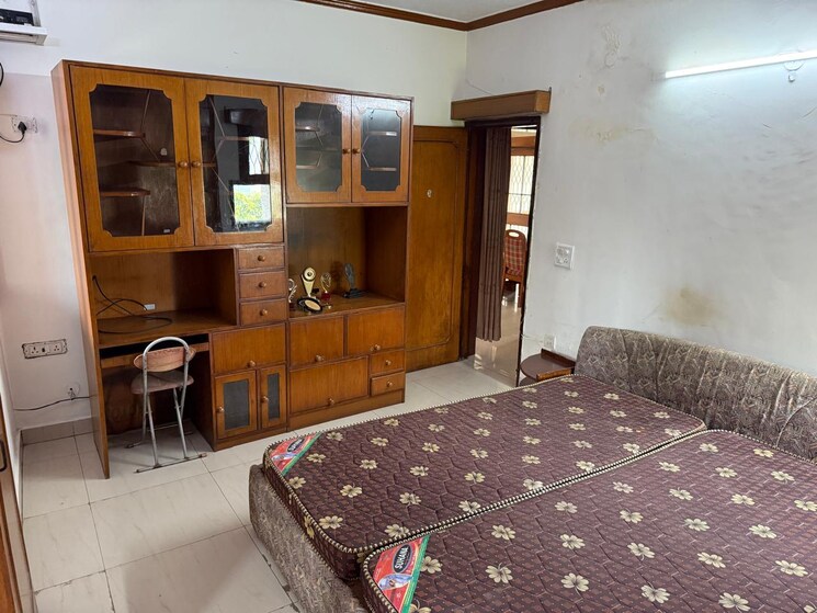 Bedroom, arun-vihar 2.5 Bedroom 1450 Sq.Ft. Apartment In Sector 29 Noida 8922296