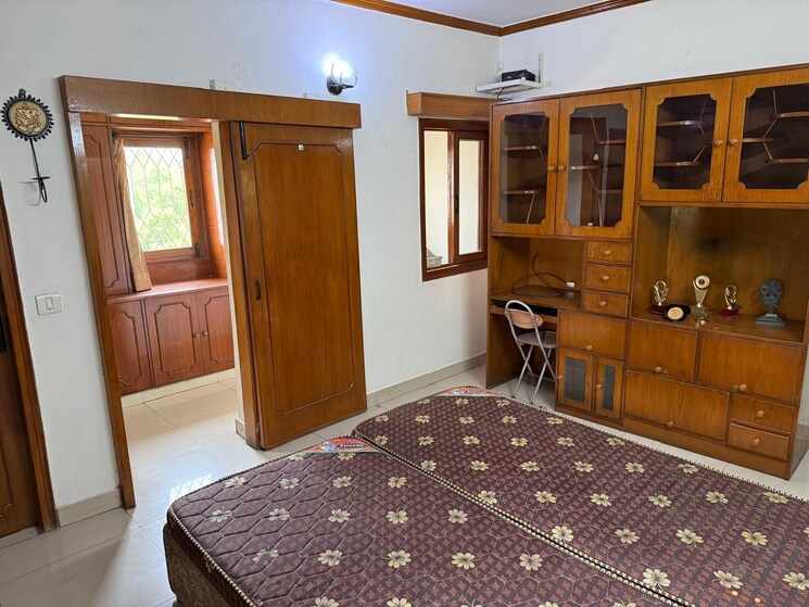 Bedroom, arun-vihar 2.5 Bedroom 1450 Sq.Ft. Apartment In Sector 29 Noida 8922296