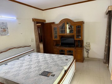 Bedroom in 2.5 BHK Apartment at Arun Vihar, Sector 29 – for Rent