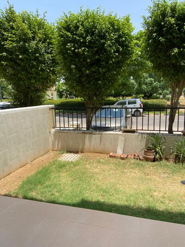 Balcony, emaar-emerald-floors 3 Bedroom 1380 Sq.Ft. Builder Floor In Sector 65 Gurgaon 8922302