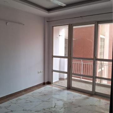 Room in 4 BHK Apartment at SDS NRI Residency Omega II, Nri City – for Rent