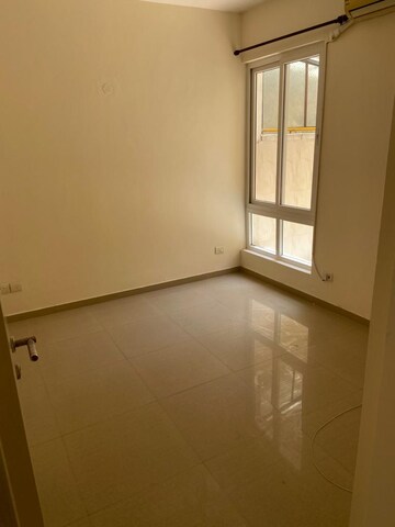 Room in 4 BHK Builder Floor at Emaar MGF Emerald Hills, Sector 65 – for Rent