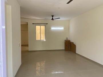 Room in 3 BHK Builder Floor at Emaar MGF Emerald Hills, Sector 65 – for Rent