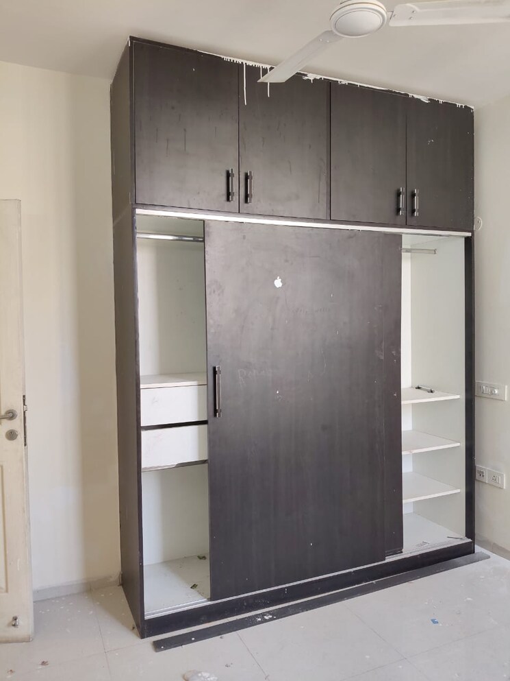 Bathroom, emaar-mgf-emerald-hills 4 Bedroom 1750 Sq.Ft. Builder Floor In Sector 65 Gurgaon 8922339