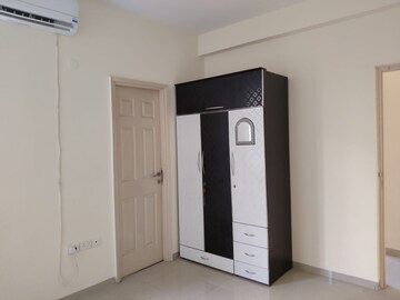 Building Lobby in 4 BHK Builder Floor at Emaar MGF Emerald Hills, Sector 65 – for Rent