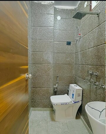 Bathroom in 3 BHK Builder Floor at Sector 33 – for Sale