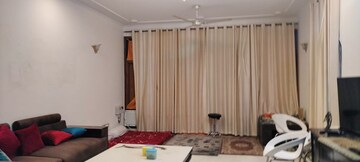 Living Room in 2 BHK Builder Floor at DLF City Gurgaon, Sector 27 – for Rent