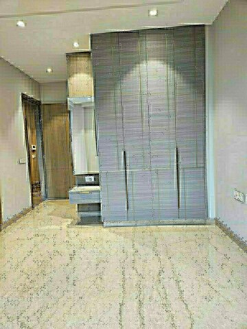 Room in 2 BHK Builder Floor at Janakpuri – for Rent