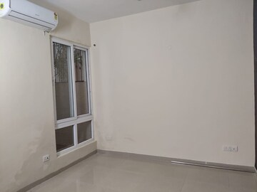Room in 4 BHK Builder Floor at Emaar Emrald Floors Select, Sector 65 – for Rent