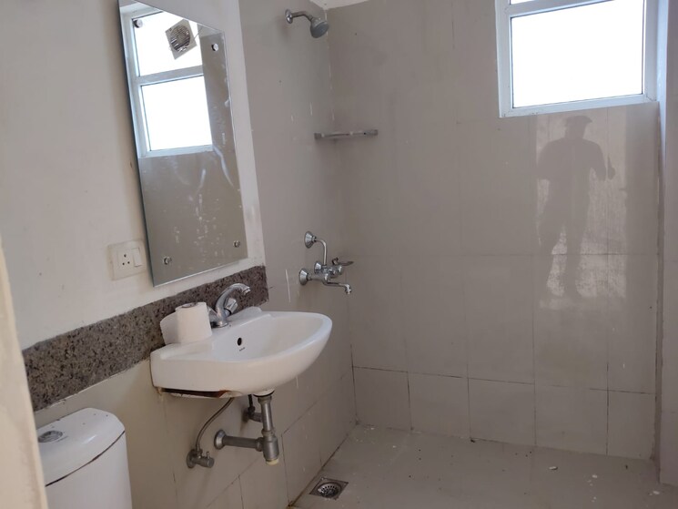 Bathroom, emaar-emrald-floors-select 4 Bedroom 2000 Sq.Ft. Builder Floor In Sector 65 Gurgaon 8922401