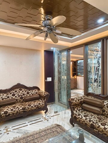 Living Room in 4 BHK Independent House at SPL Homes 5, Sector 46 – for Rent