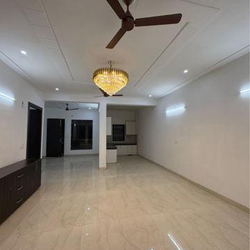 Room in 3 BHK Builder Floor at Advocate Residency, Jaypee Greens – for Rent