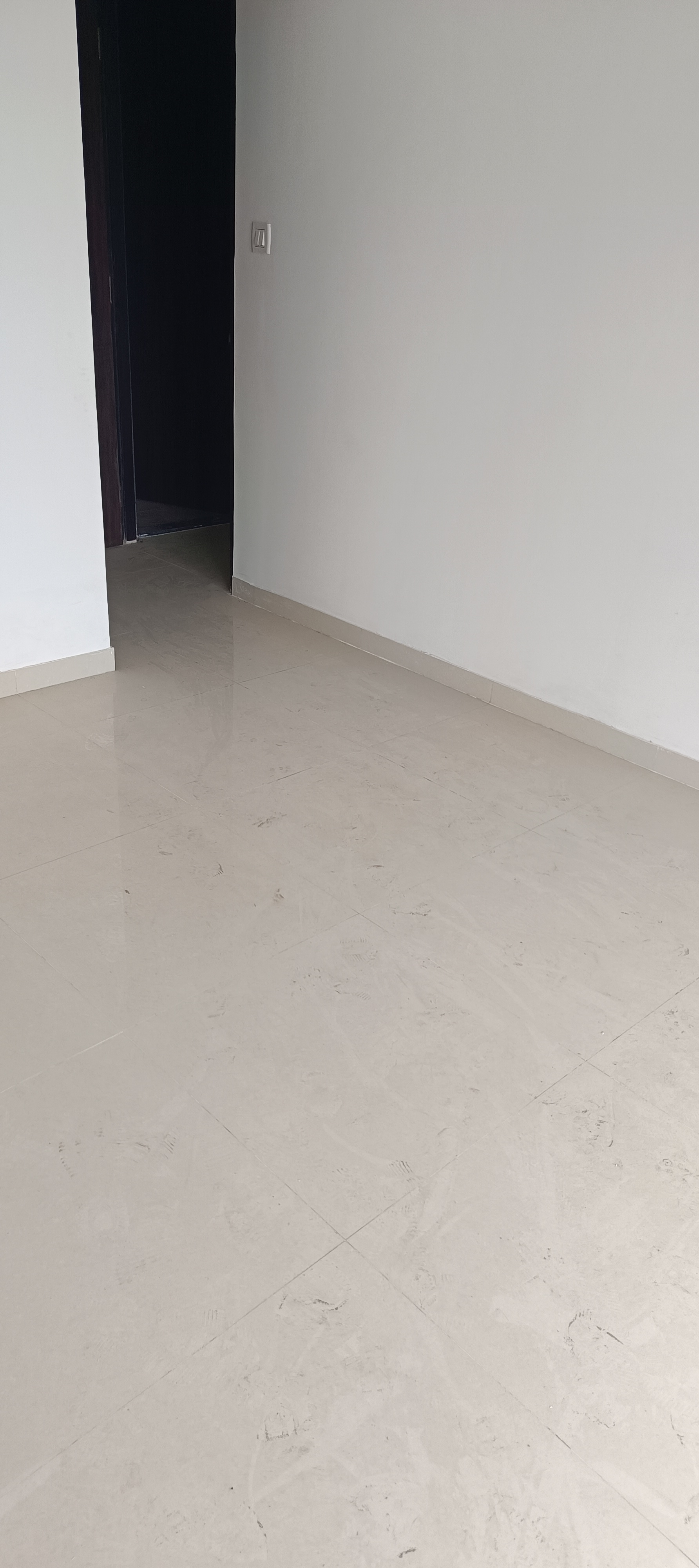 2 BHK Apartment For Rent in UK Iridium