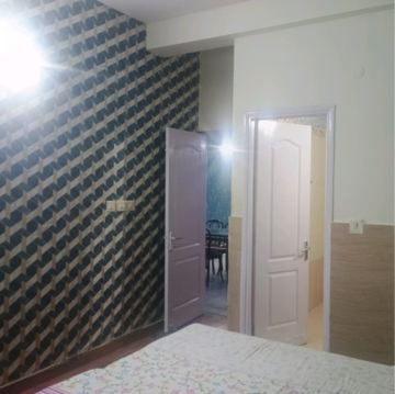 Room in 3 BHK Builder Floor at Eldeco Green Meadows, Pi I And Ii Greater Noida – for Rent