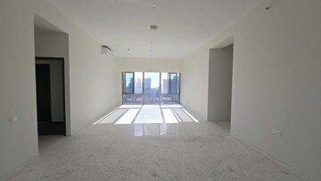 Room in 4 BHK Apartment at Piramal Aranya, Byculla – for Rent