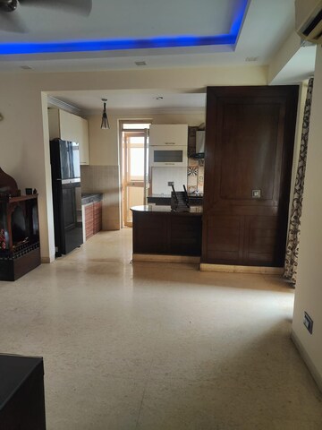 Living Room in 3.5 BHK Apartment at Emerald Green, Sector 52 – for Rent