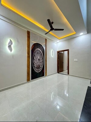 Room in 3 BHK Builder Floor at Sector 33 – for Sale