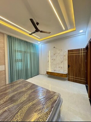 Bedroom in 3 BHK Builder Floor at Sector 33 – for Sale
