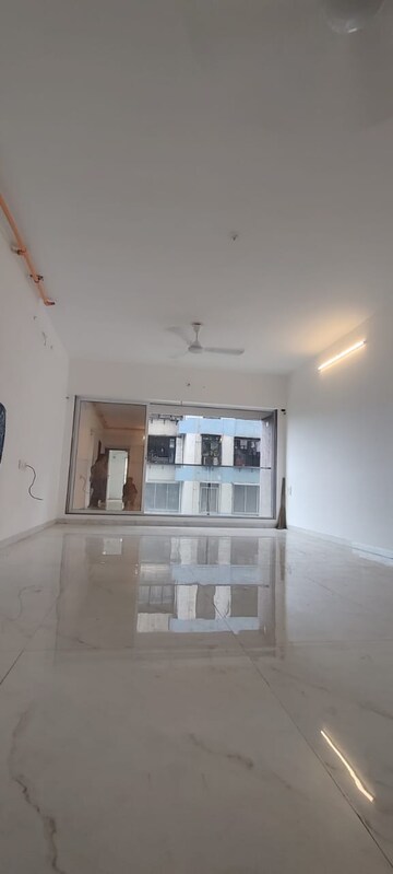 Room in 3 BHK Apartment at LK Umang Heights, Andheri West – for Rent