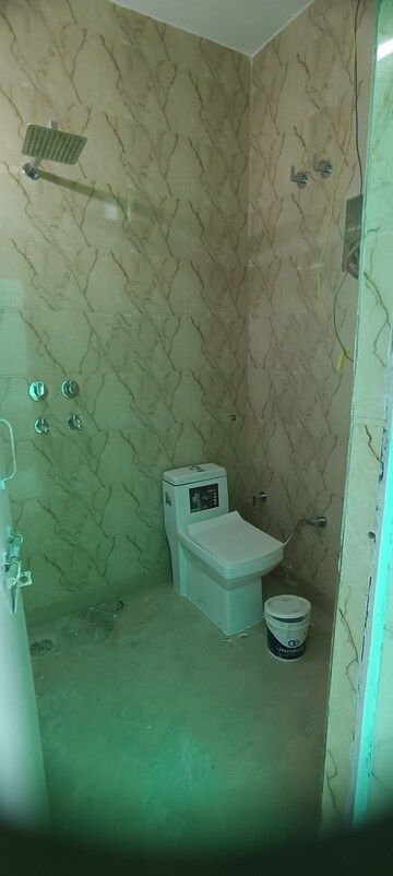 Master Bedroom in 1 BHK Builder Floor at Ashok Nagar – for Rent