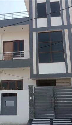 4 BHK + Extra Room Villa For Sale in NH 58