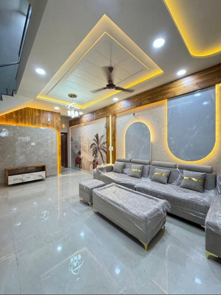 Living Room, sector 33 3.5 Bedroom 2700 Sq.Ft. Builder Floor In Sector 33 Faridabad 8922572