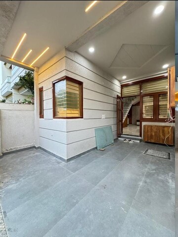 3.5 BHK Builder Floor – Exterior View View at Sector 33 - for Rent