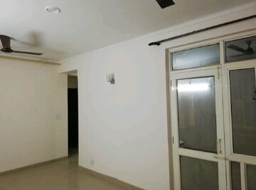 Room in 3 BHK Apartment at Supertech Ecovillage I, Sector 1 Greater Noida – for Rent