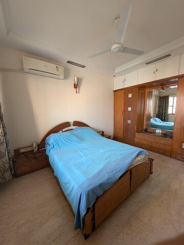 Bedroom in 4 BHK Apartment at Prabhadevi CHS, Prabhadevi – for Rent