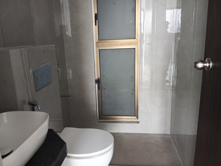 Bathroom, raymond-the-address 2 Bedroom 595 Sq.Ft. Apartment In Pokhran Road No Two Thane 8922618