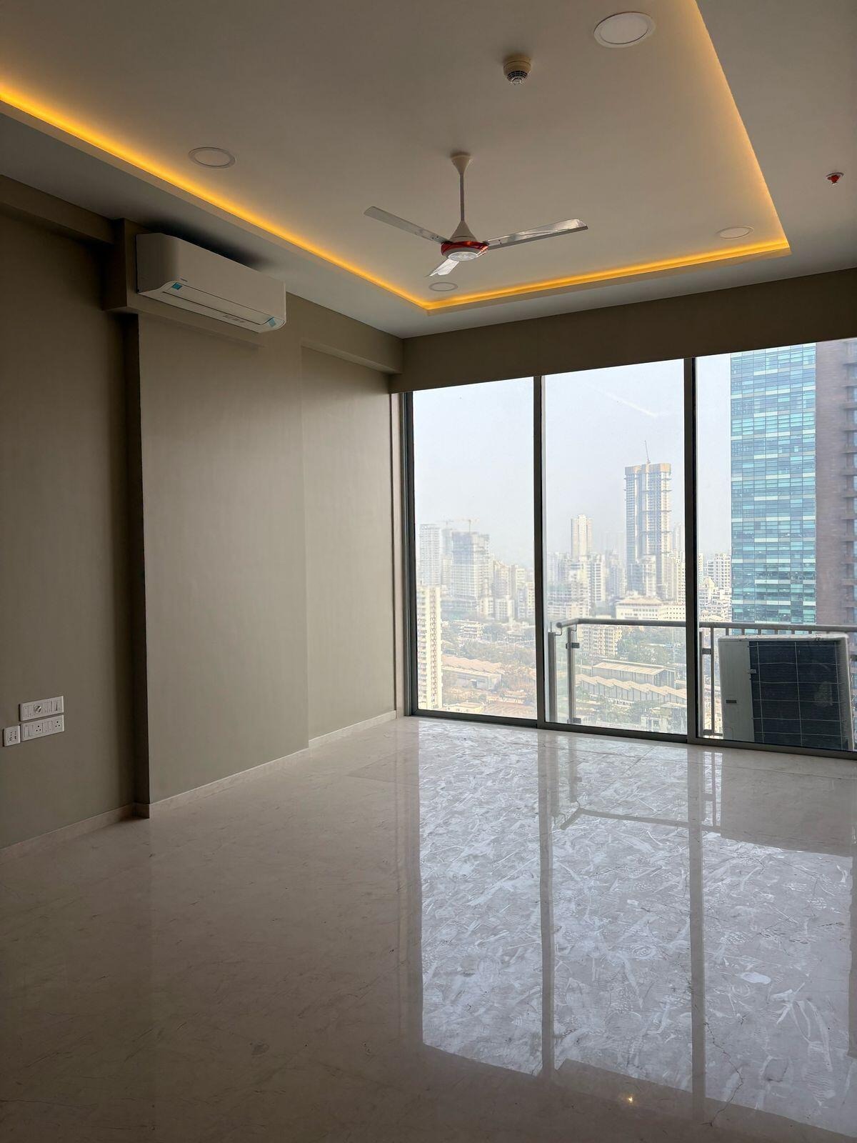 4 BHK + Servant Room Apartment For Rent in Kohinoor Square Altissimo