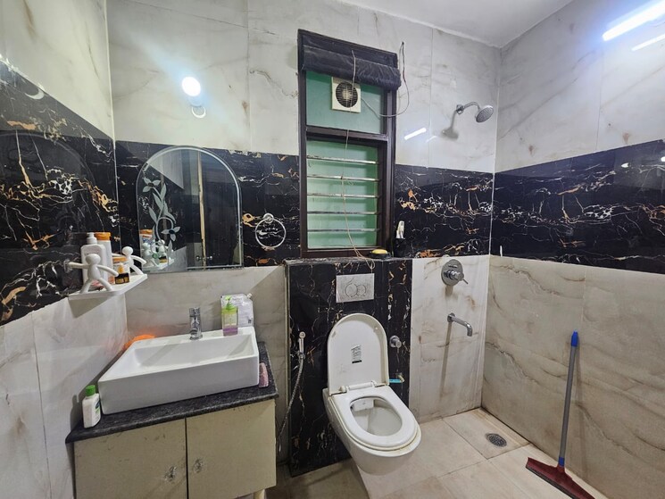 Master Bedroom, ashoka-group-housing-society 3 Bedroom 1750 Sq.Ft. Apartment In Sector 56 Gurgaon 8922621