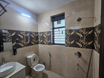 Master Bedroom in 3 BHK Builder Floor at Sushant Lok 2, Sector 57 – for Rent