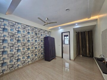 Room in 3 BHK Builder Floor at Sushant Lok 2, Sector 57 – for Rent