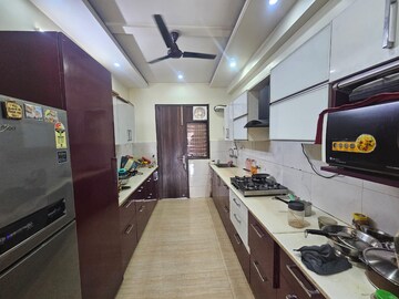 Kitchen in 3 BHK Builder Floor at Sushant Lok 2, Sector 57 – for Rent