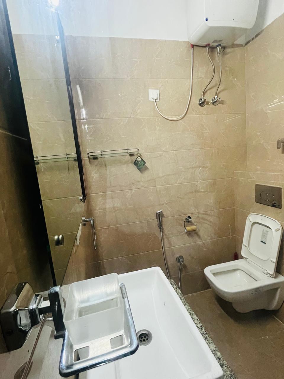 2 BHK + Pooja Room Apartment For Rent in Sushant Lok 2