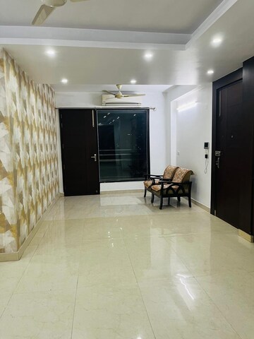Living Room in 2 BHK Apartment at Sushant Lok 2, Sector 57 – for Rent