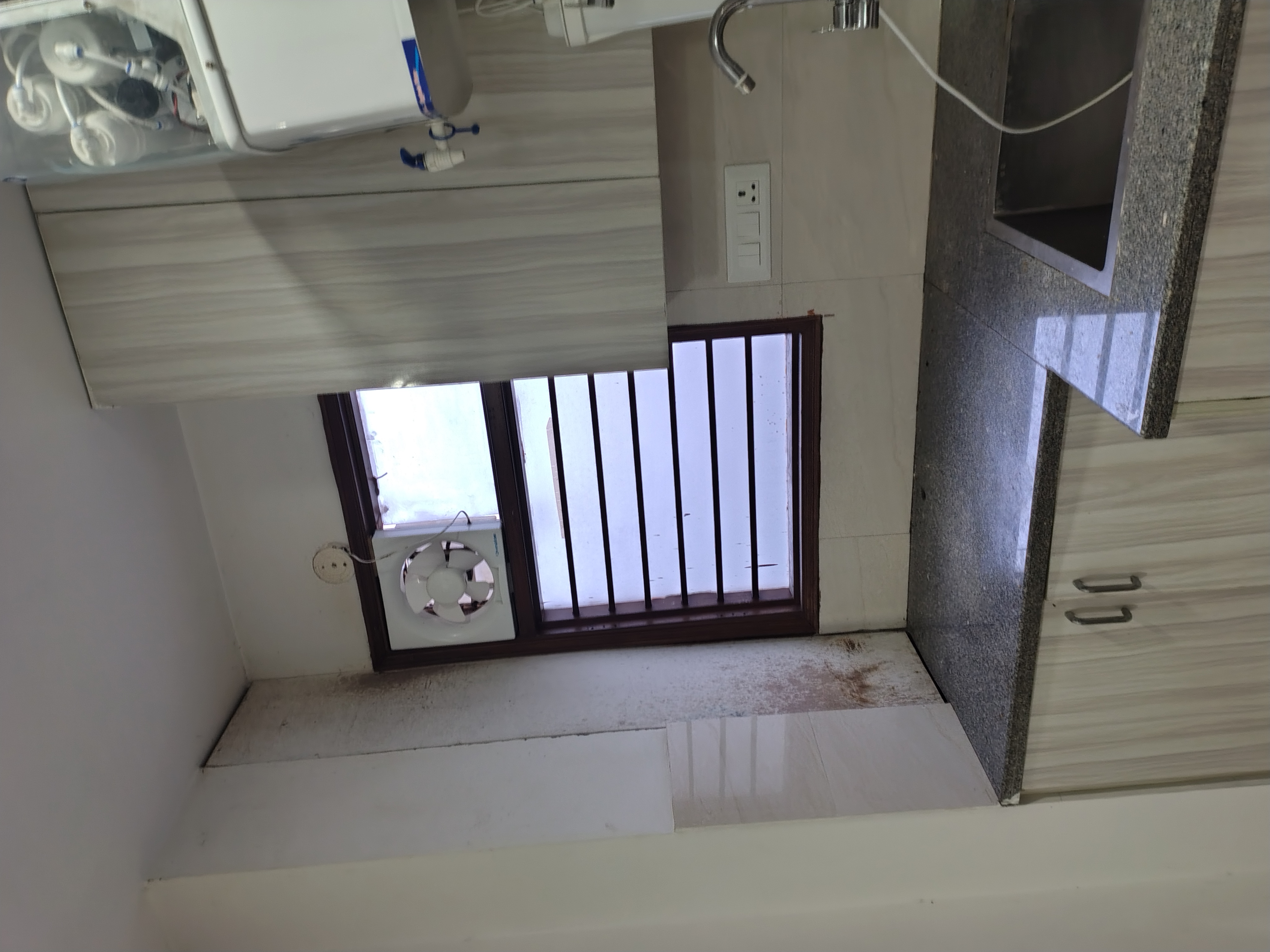 1 RkBuilder Floor For Rent in Unitech Cyber Park