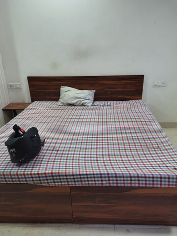 Bathroom in 1 RK Builder Floor at Unitech Cyber Park, Sector 39 – for Rent