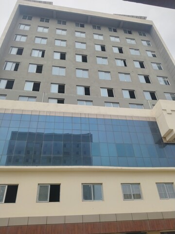  Shop – Exterior View View at V Square Oodles Skywalk, Sector 83 - for Rent
