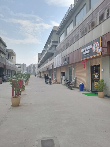  Shop – Exterior View View at V Square Oodles Skywalk, Sector 83 - for Rent