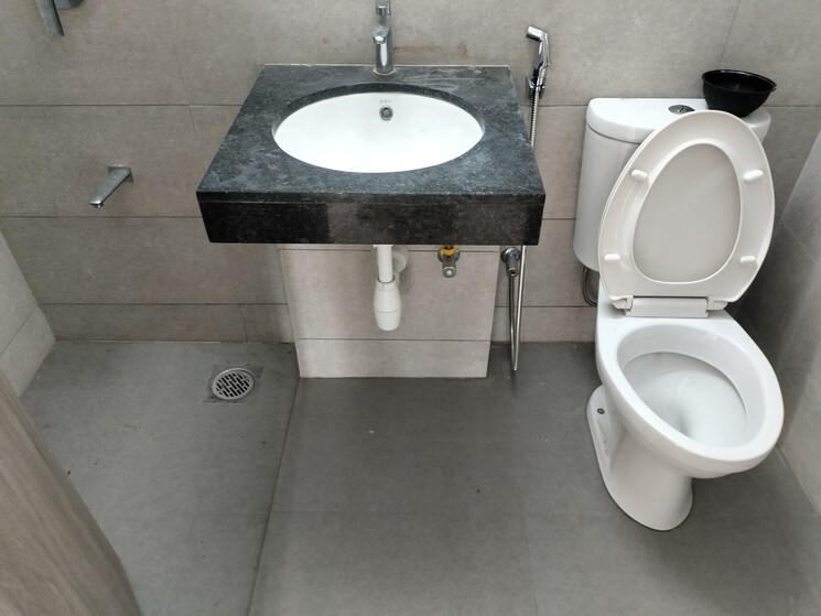 Bathroom, kalpataru-paramount 2 Bedroom 530 Sq.Ft. Apartment In Kapur Bawdi Thane 8922699