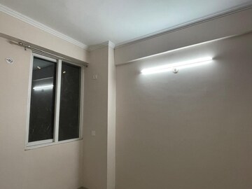 Room in 2 BHK Independent House at Amrapali Golf Homes, Sector 4 Greater Noida – for Rent