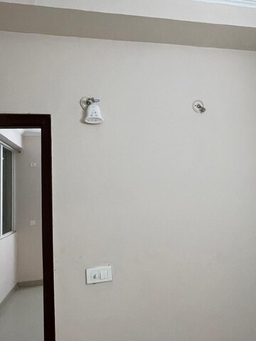 Furnished Amenities in 2 BHK Independent House at Amrapali Golf Homes, Sector 4 Greater Noida – for Rent