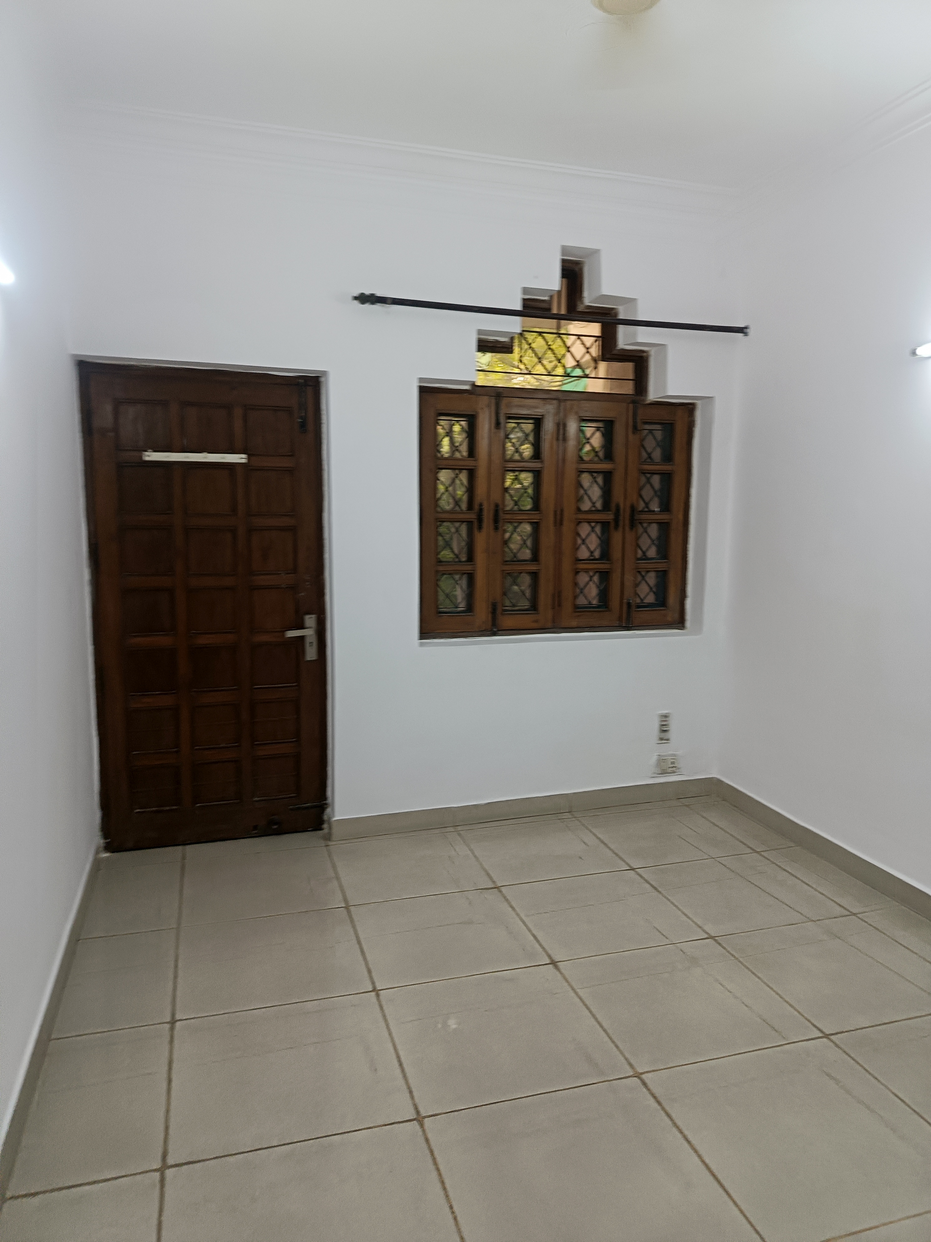 3 BHK + Servant Room Independent House For Rent in Sector 31