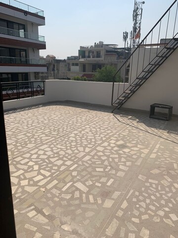 Balcony in 2 BHK Builder Floor at Milestone 32nd Avenue, Sector 15 – for Rent