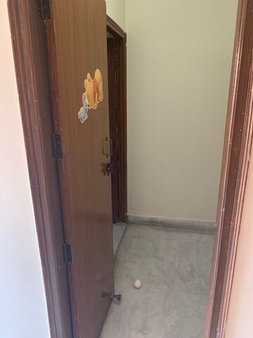 Building Lobby in 2 BHK Builder Floor at Milestone 32nd Avenue, Sector 15 – for Rent