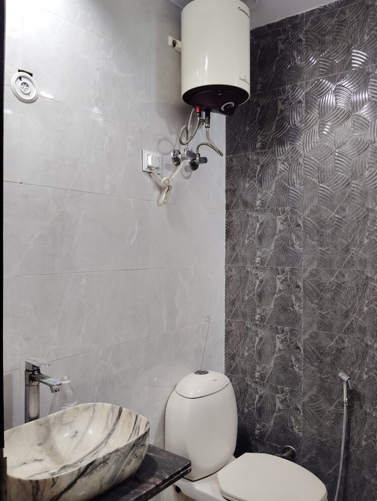 Bathroom, anuradha-apartments-cghs 3 Bedroom 1100 Sq.Ft. Apartment In Paschim Vihar Delhi 8922827